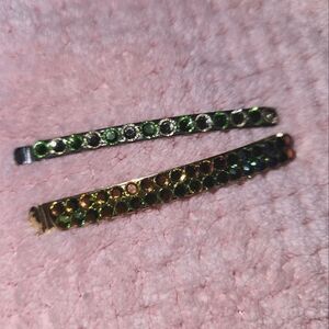 Set of two hair clips covered in sparkly ✨️ rhinestones